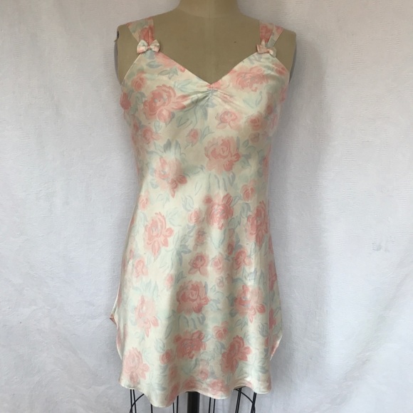 Pure Silk S/m Satin Rose print robe and chemise - Picture 6 of 15